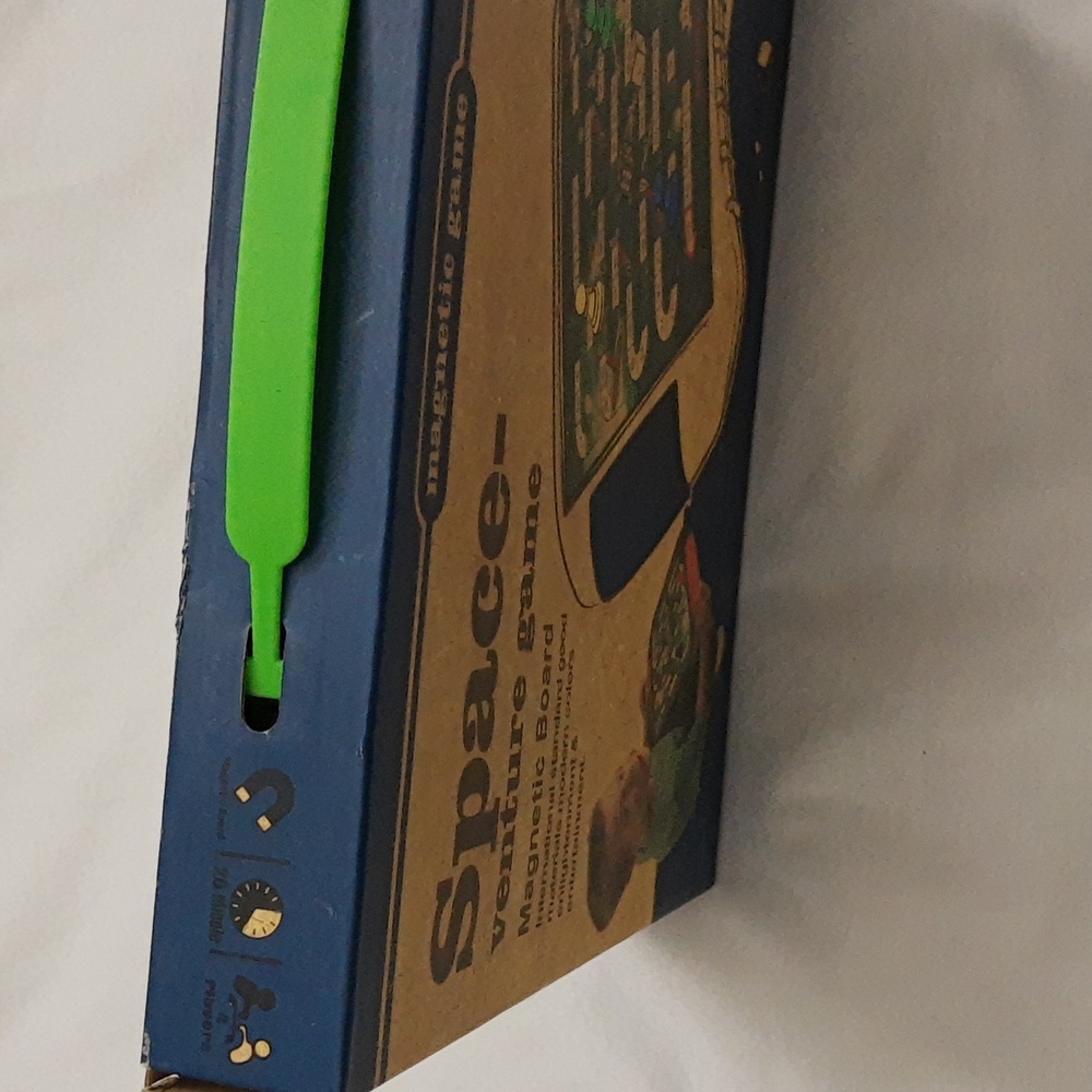 Space Venture Magnetic Board Game - Picture 9 of 12